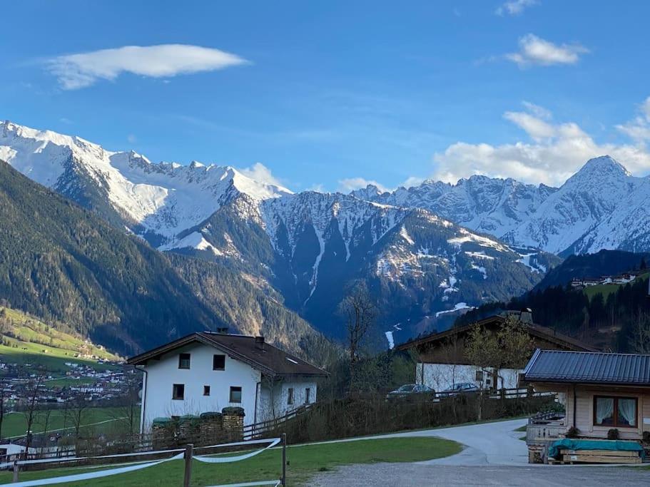 Ferienhaus Zillertal Panorama Blick Balkon Sauna Цельберг Экстерьер фото
