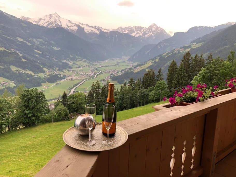 Ferienhaus Zillertal Panorama Blick Balkon Sauna Цельберг Экстерьер фото