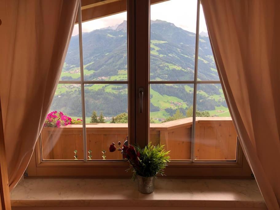Ferienhaus Zillertal Panorama Blick Balkon Sauna Цельберг Экстерьер фото