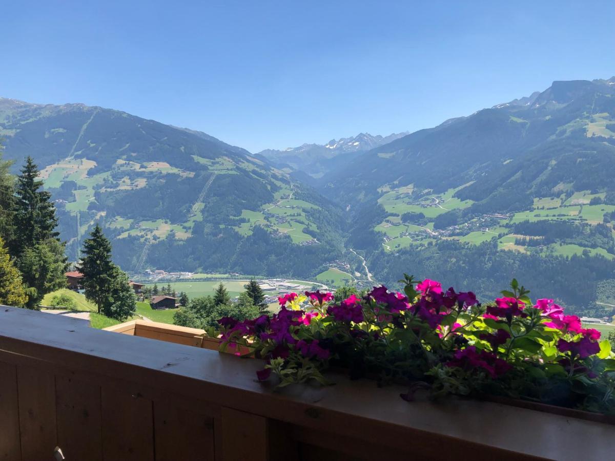Ferienhaus Zillertal Panorama Blick Balkon Sauna Цельберг Экстерьер фото